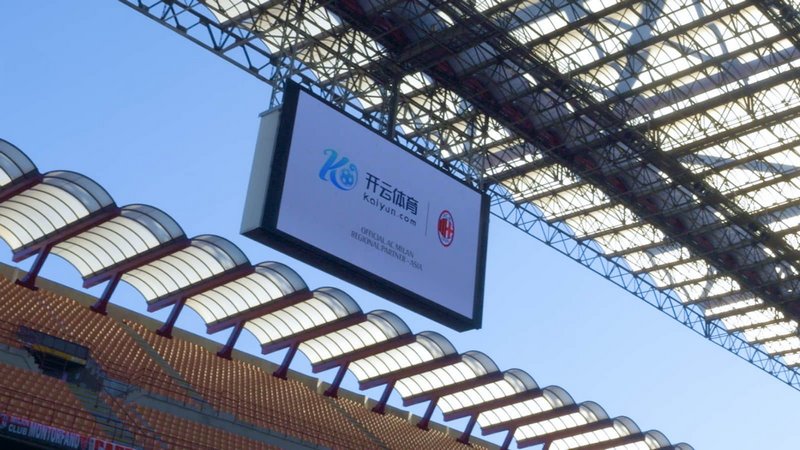 争相报道